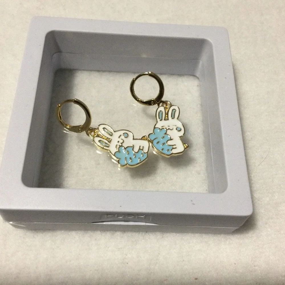 Gold Laminated Bunny Rabbit Dangle‎ Earrings Gold Tone Blue White Kawaii Jewelry